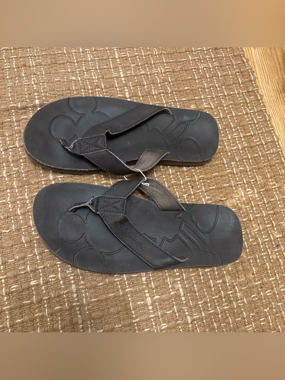 Disney Men's Dark Brown Logo-Embossed Flip-Flop Sandals